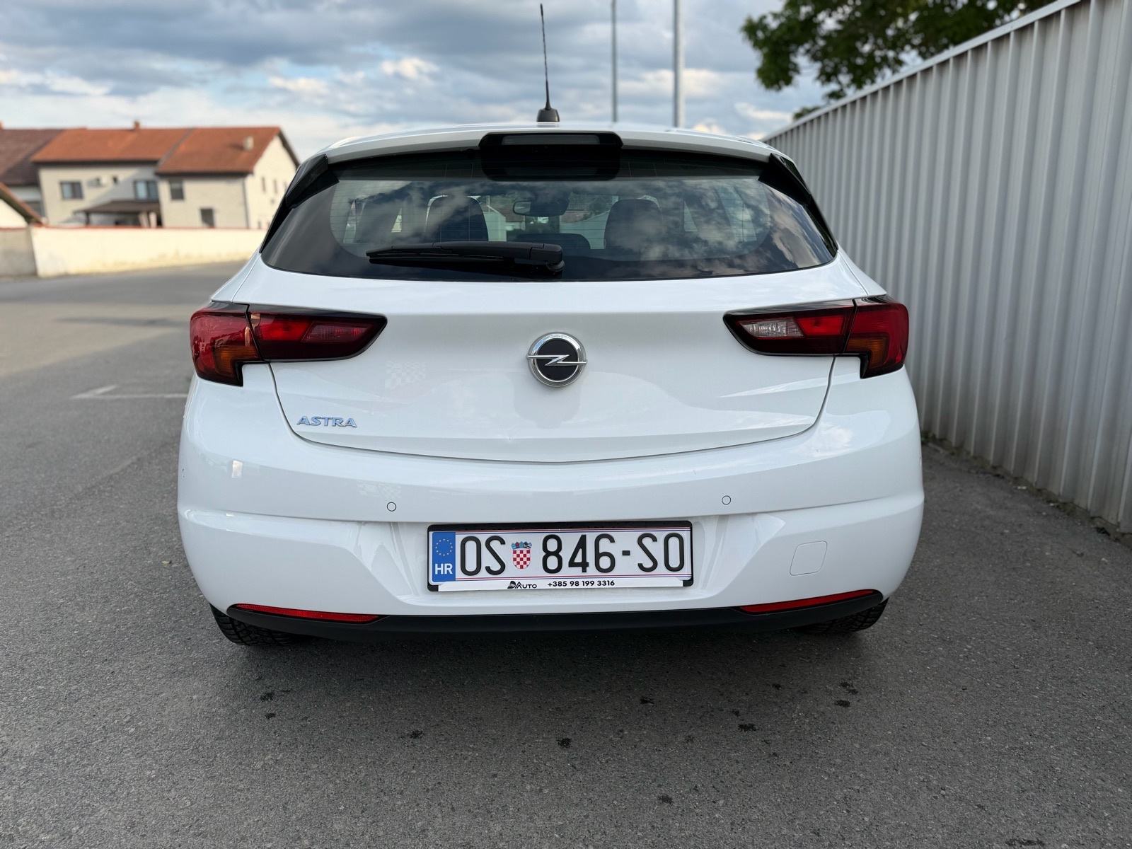 Opel Astra 1,5 D, fotografija 6