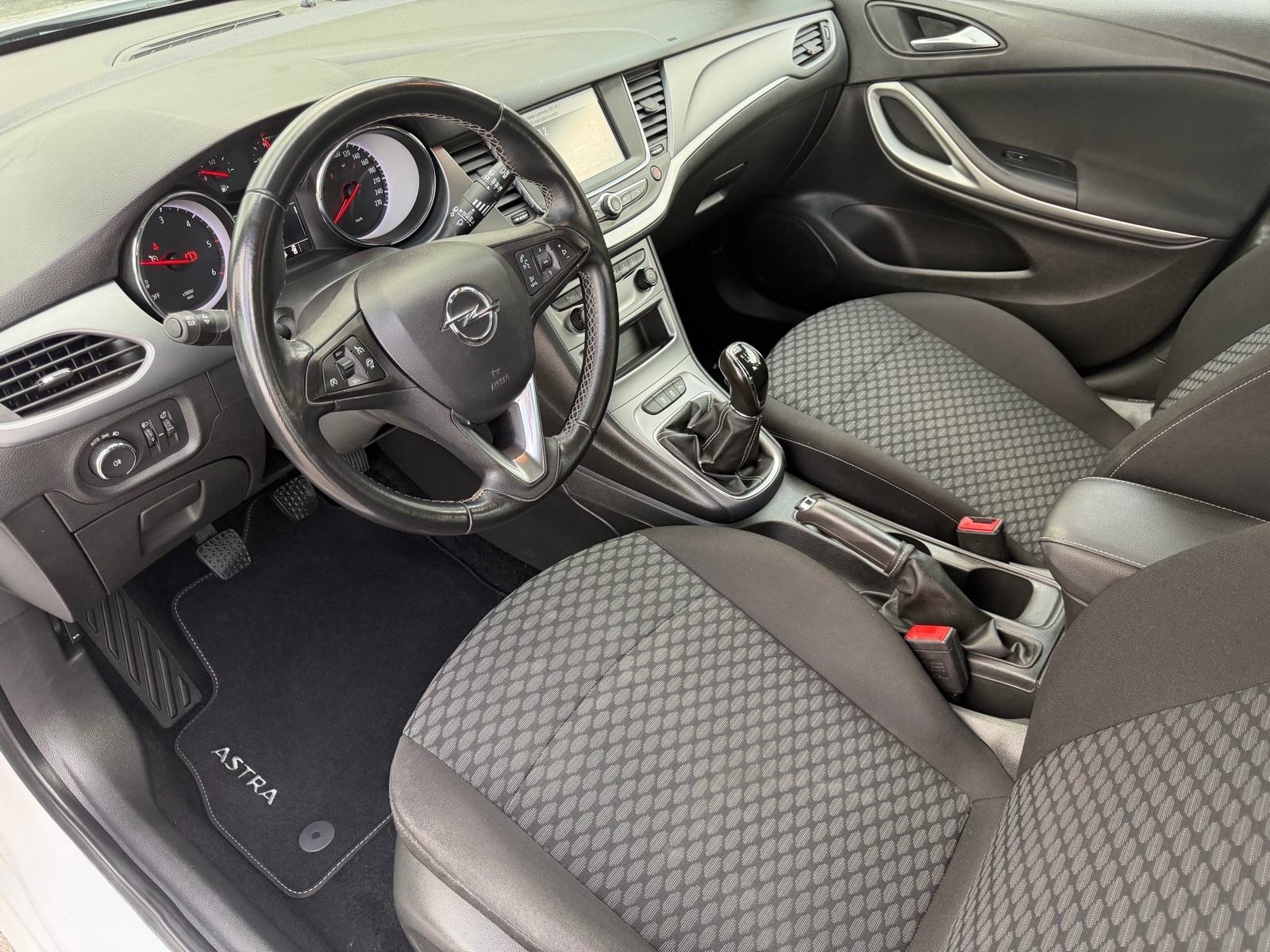 Opel Astra 1,5 D, fotografija 10