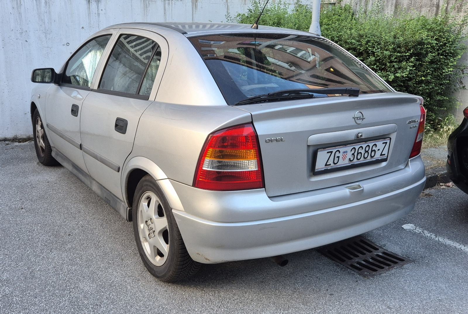 Opel Astra 1.6 16V, 2001. 242000km, prvi vlasnik, reg. do 3/27, klima, fotografija 3