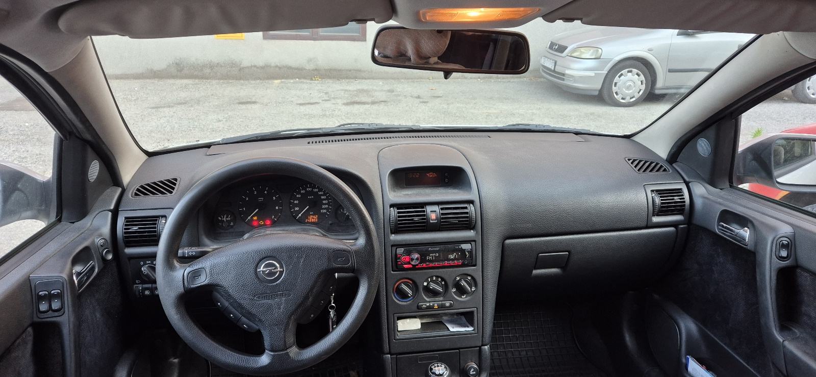 Opel Astra 1.6 16V, 2001. 242000km, prvi vlasnik, reg. do 3/27, klima, fotografija 11