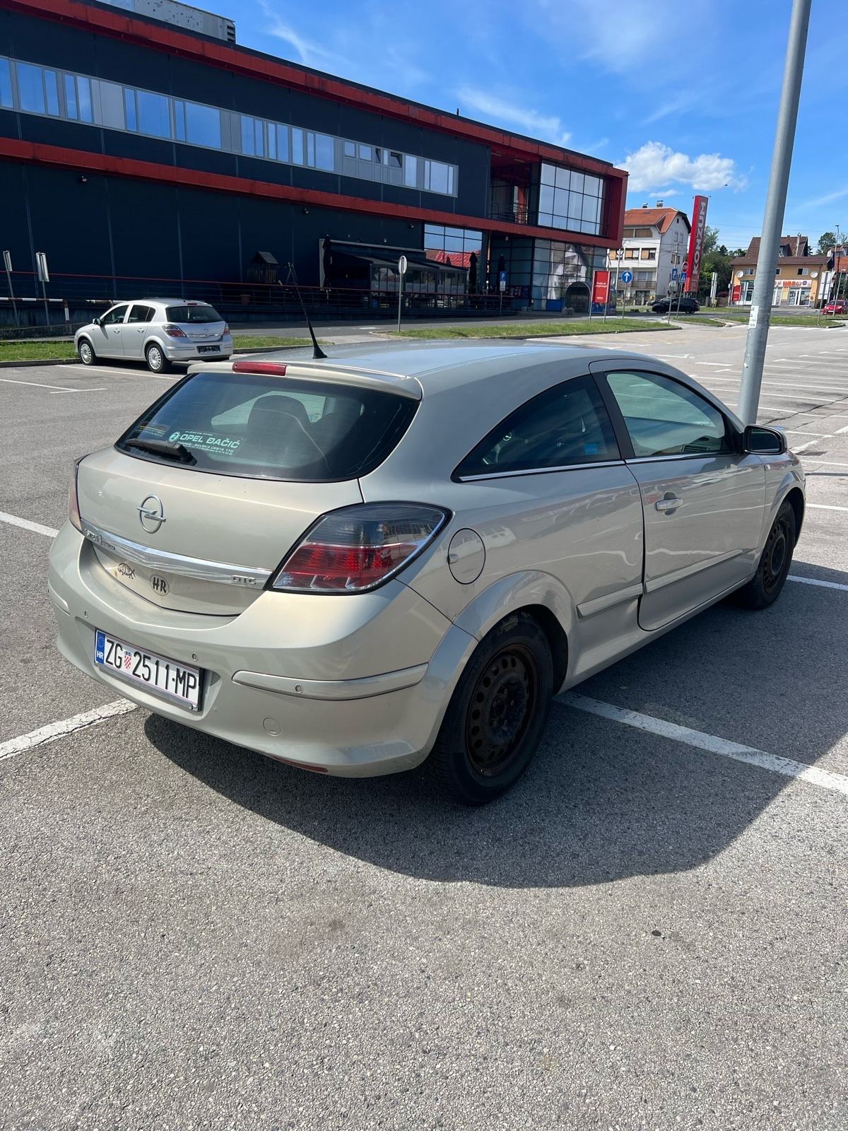Opel Astra 1,6 16V Sport GTC 2007. Odlično stanje + ALU felge, fotografija 6