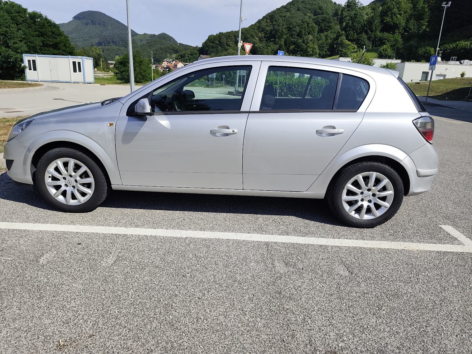 Opel Astra 1,6, 2012 god, 200 tkm, fotografija 8