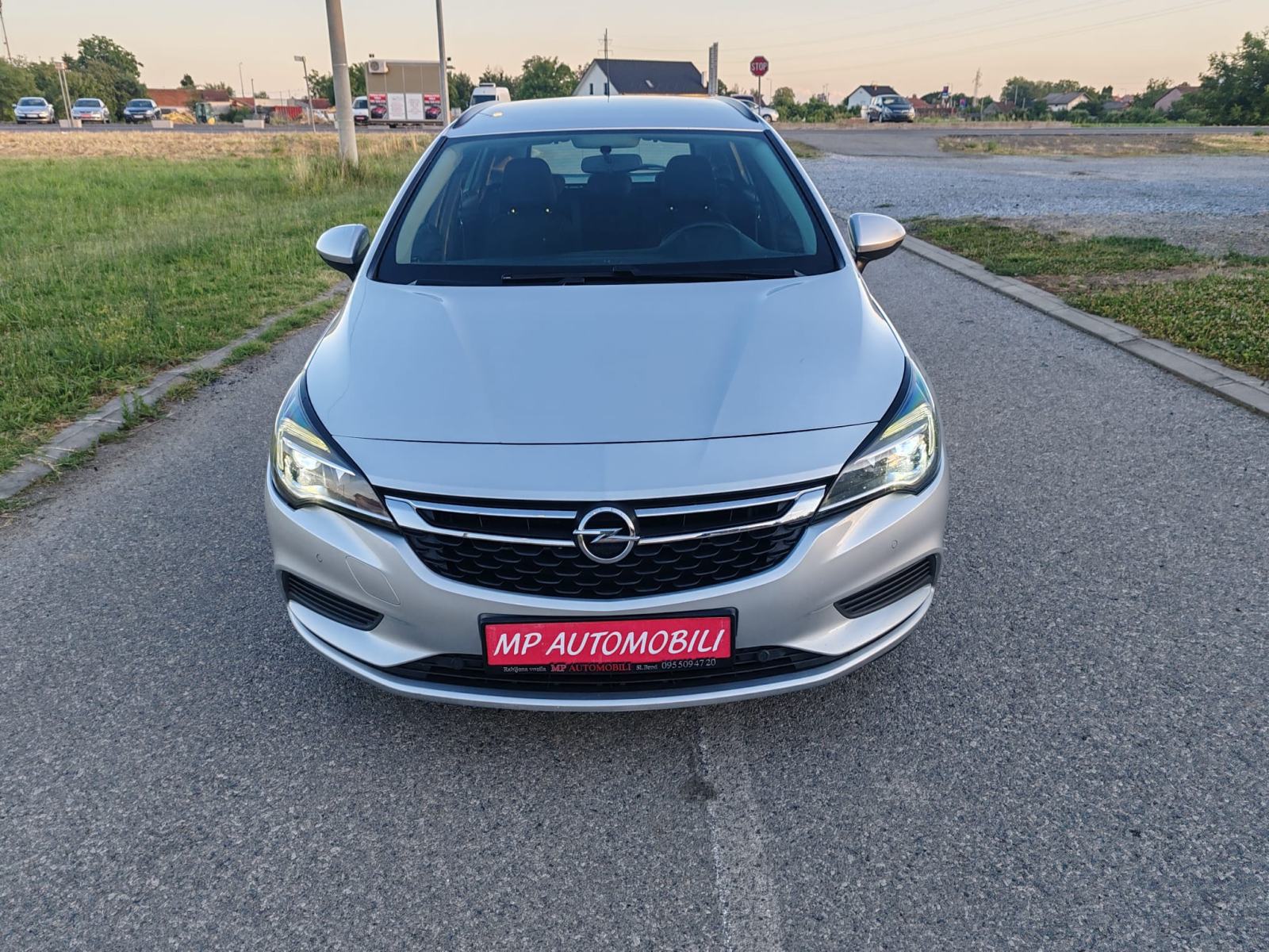 Opel Astra 1,6 CDTI-2017gd.md-MEDIA-reg.08/2027,xenon,senzori,KARTICE, fotografija 5