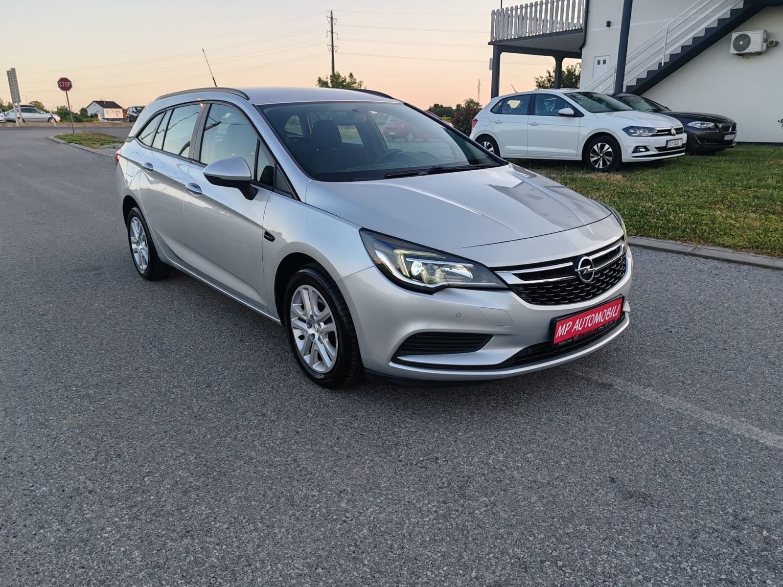 Opel Astra 1,6 CDTI-2017gd.md-MEDIA-reg.08/2027,xenon,senzori,KARTICE, fotografija 6