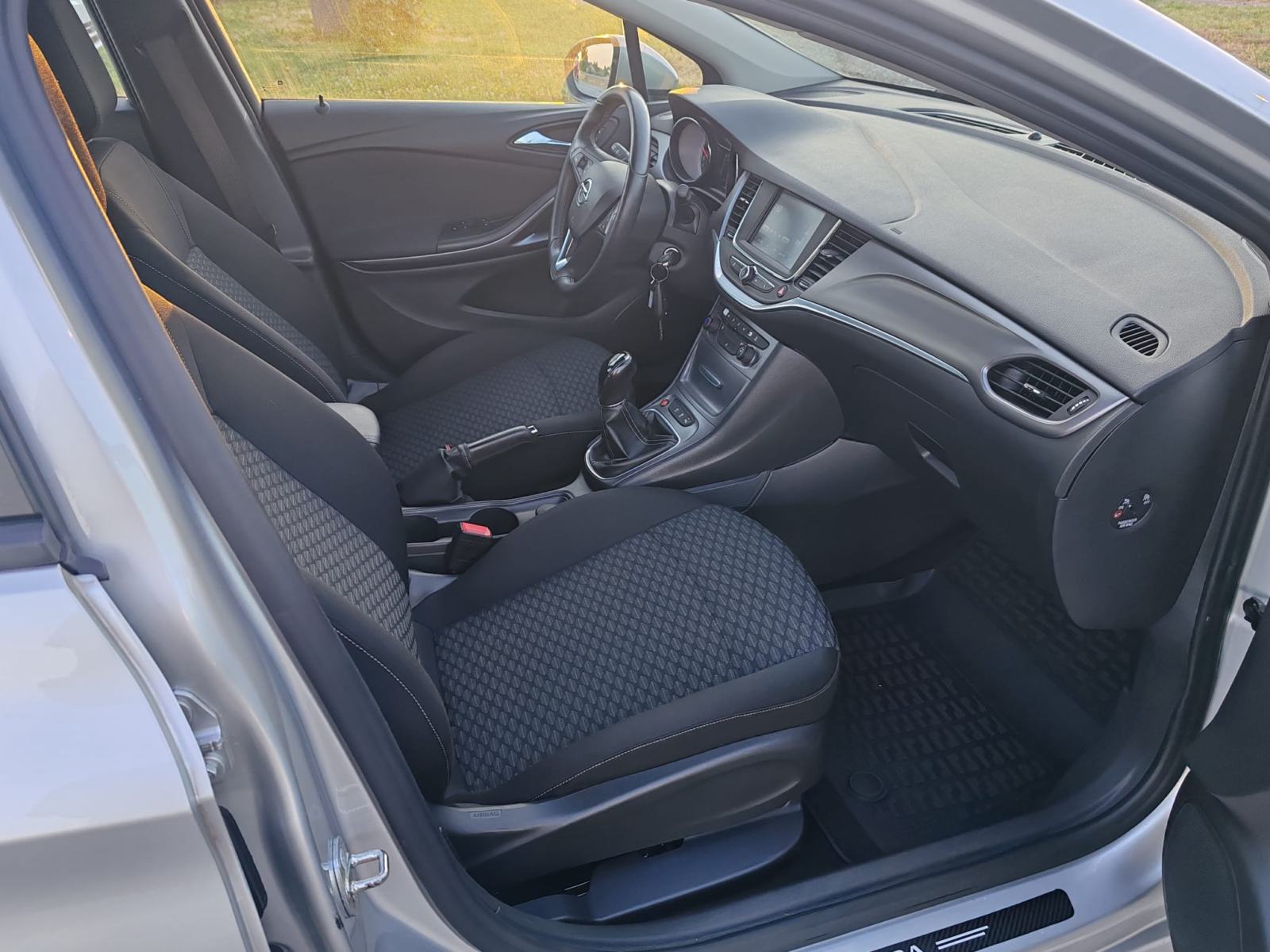 Opel Astra 1,6 CDTI-2017gd.md-MEDIA-reg.08/2027,xenon,senzori,KARTICE, fotografija 11