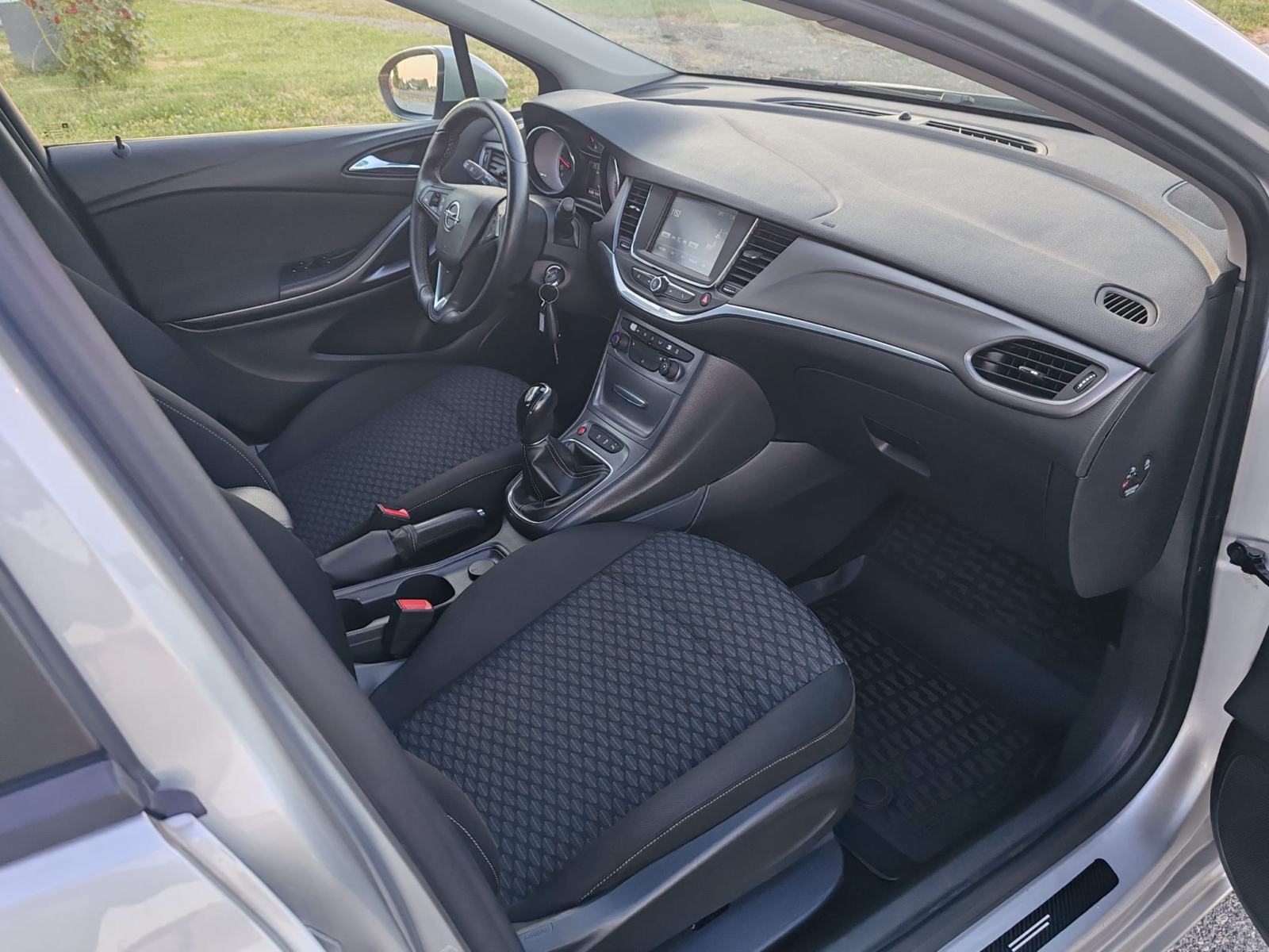 Opel Astra 1,6 CDTI-2017gd.md-MEDIA-reg.08/2027,xenon,senzori,KARTICE, fotografija 12