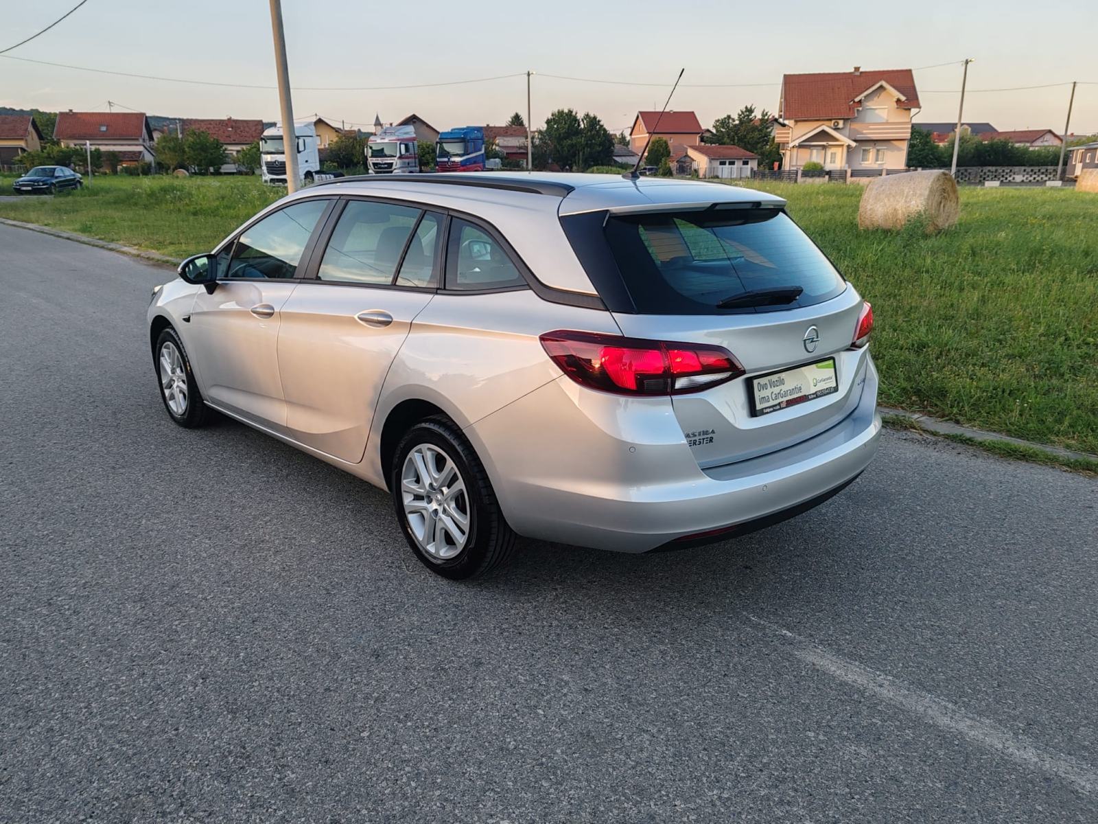 Opel Astra 1,6 CDTI-2017gd.md-MEDIA-reg.08/2027,xenon,senzori,KARTICE, fotografija 8