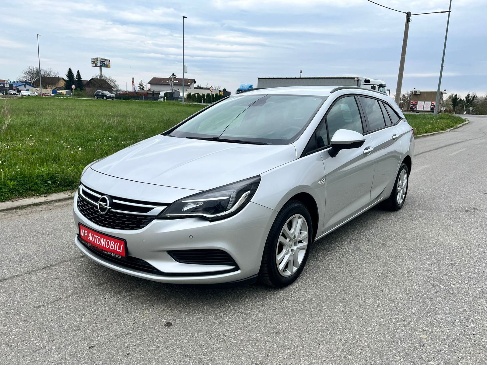 Opel Astra 1,6 CDTI-2017god.md-NAVIGACIJA-168tkm,xenon,senzori,KARTICE, fotografija 2