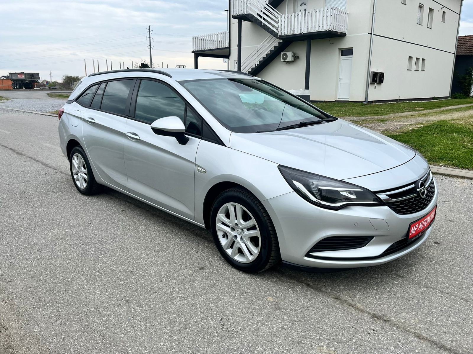 Opel Astra 1,6 CDTI-2017god.md-NAVIGACIJA-168tkm,xenon,senzori,KARTICE, fotografija 4