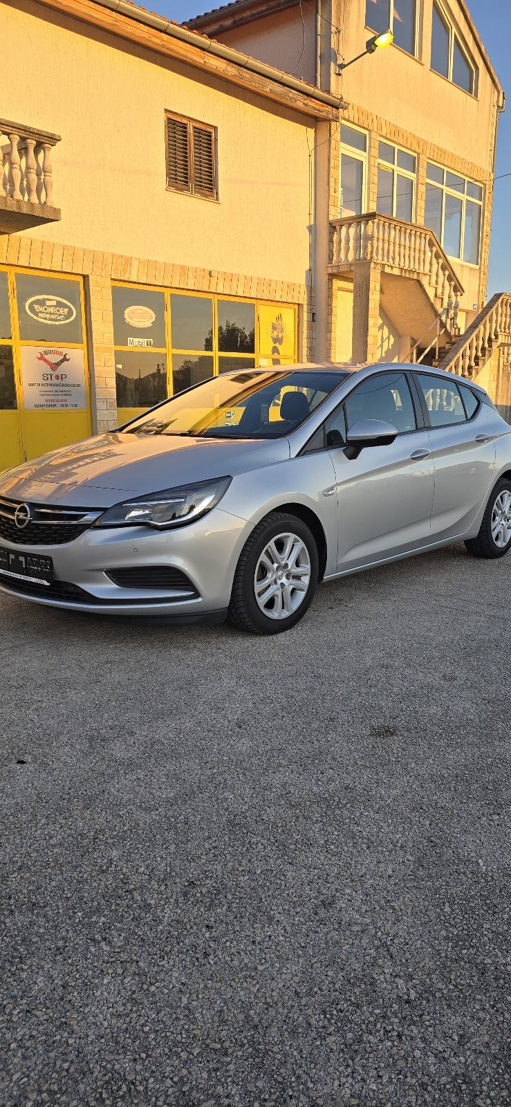 Opel Astra 1.6 CDTI, 2018.g, 81kw, 190tkm, NAVI, SENZORI..., fotografija 5