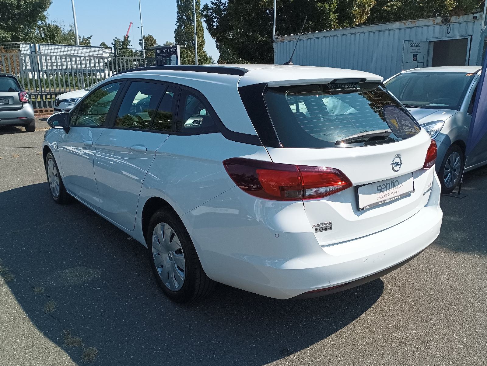 Opel Astra 1,6 CDTI ,81 kw,2018 god,nije uvoz,garancija,reg 12/2026, fotografija 6