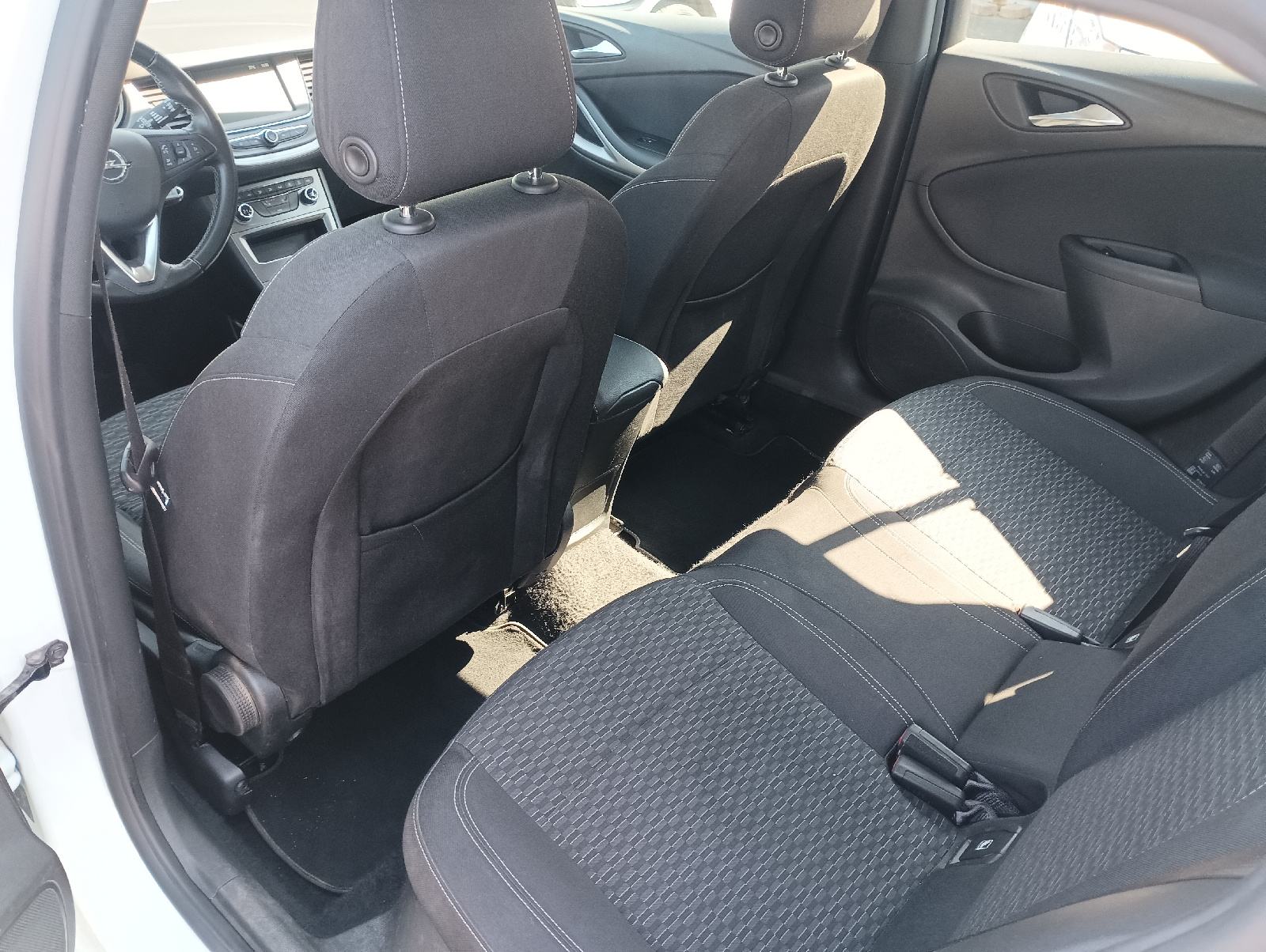 Opel Astra 1,6 CDTI ,81 kw,2018 god,nije uvoz,garancija,reg 12/2026, fotografija 9
