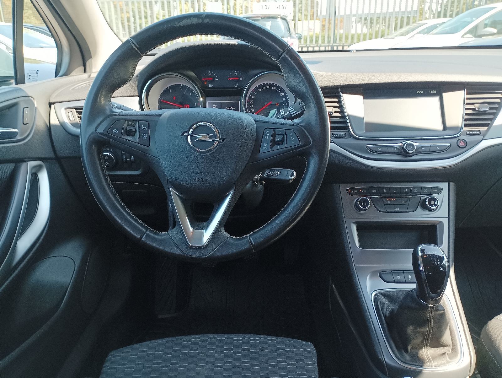 Opel Astra 1,6 CDTI ,81 kw,2018 god,nije uvoz,garancija,reg 12/2026, fotografija 10