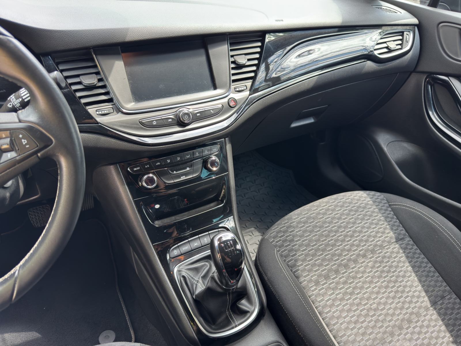 Opel Astra 1.6 CDTI Dynamic, fotografija 10