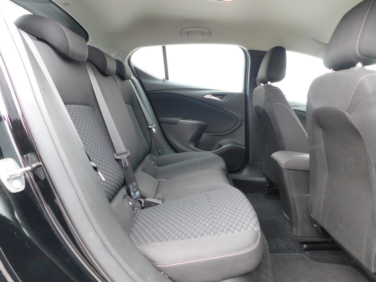 Opel Astra 1.6 CDTI Enjoy, fotografija 13