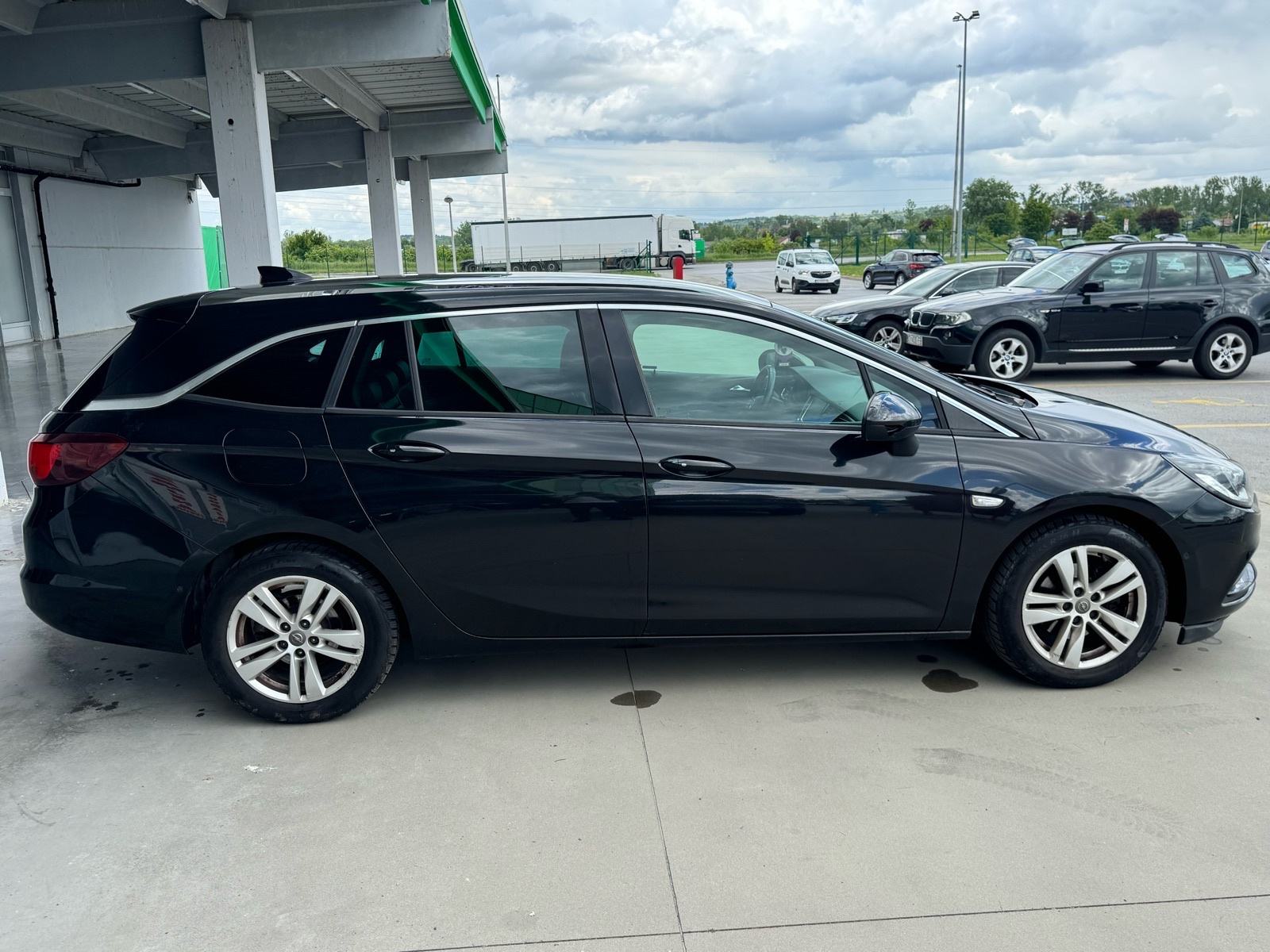 Opel Astra 1.6 CDTI full oprema radar xenon camera kuka VELIKI SERV!!, pogled izvana - slika 4
