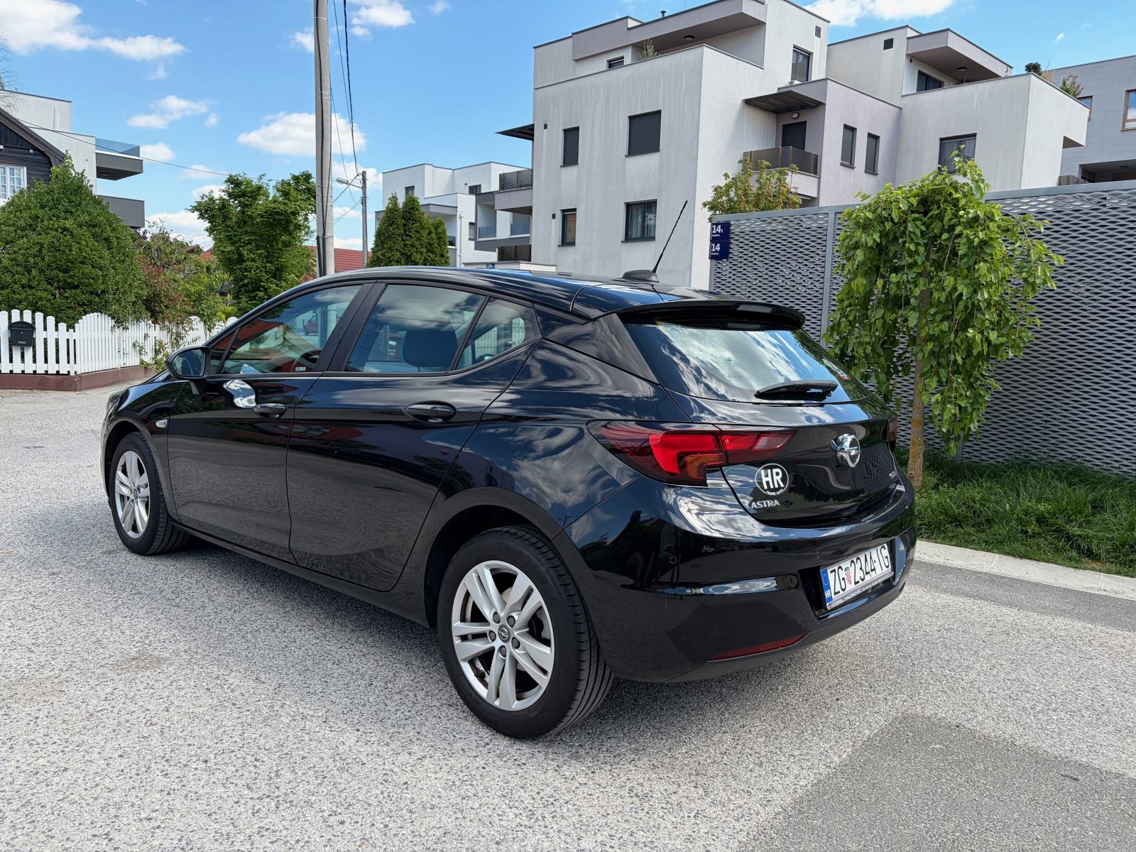 Opel Astra 1.6 CDTI, fotografija 6