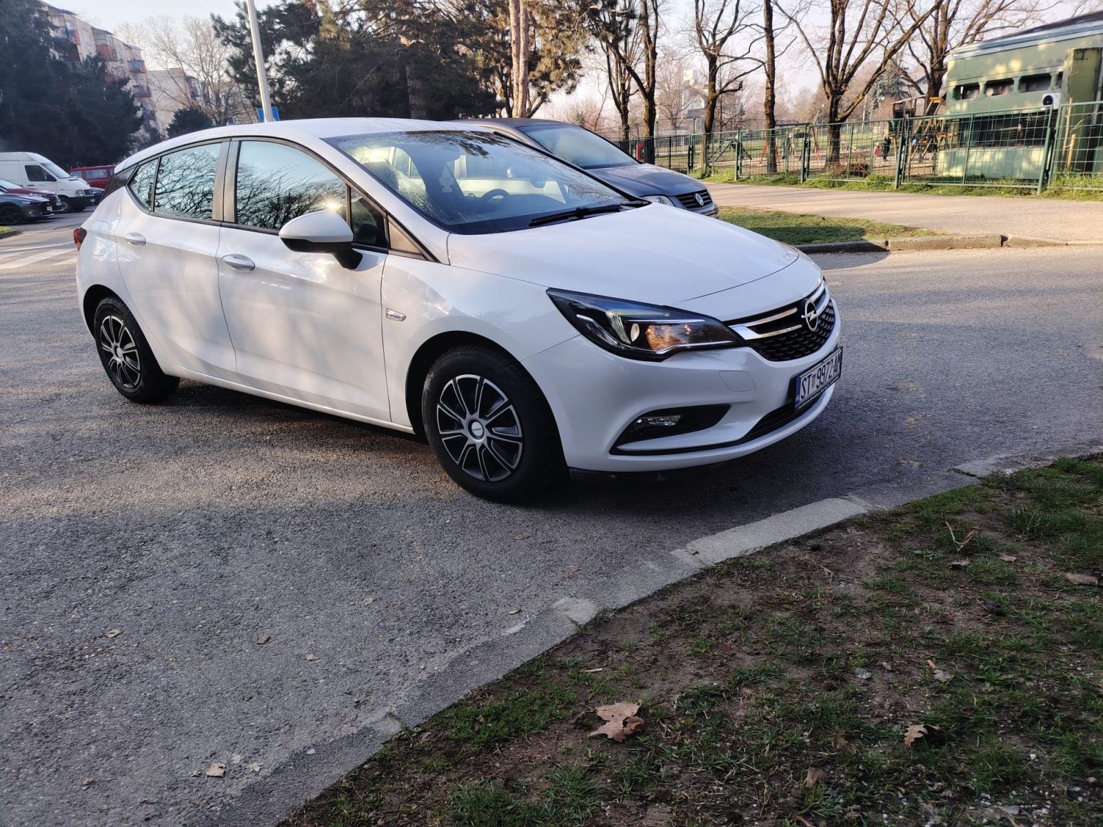 Opel Astra 1.6 CDTI+Promijenjen lanac+Napravljen servis+Bez ulaganja, fotografija 5