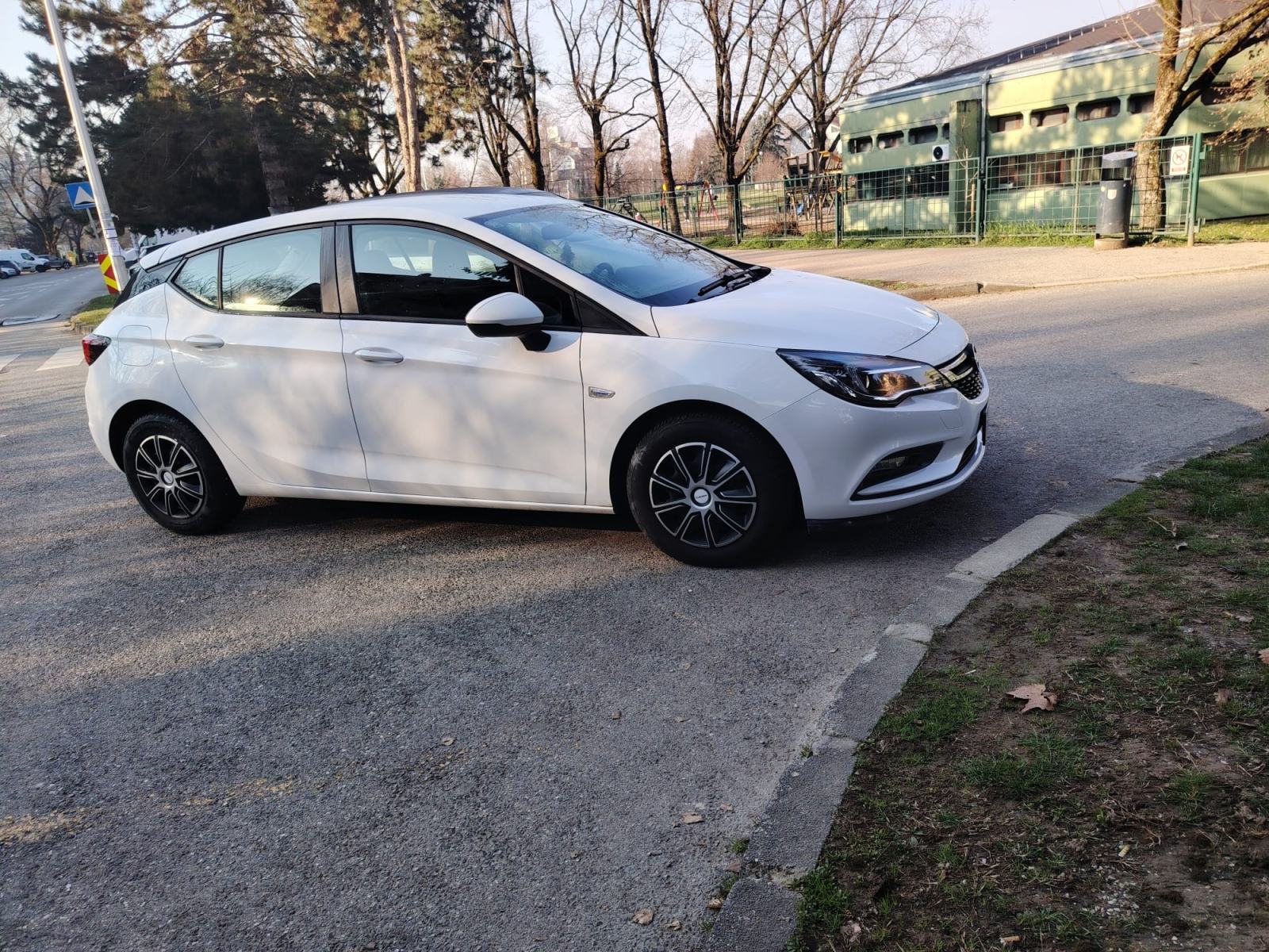 Opel Astra 1.6 CDTI+Promijenjen lanac+Napravljen servis+Bez ulaganja, fotografija 6