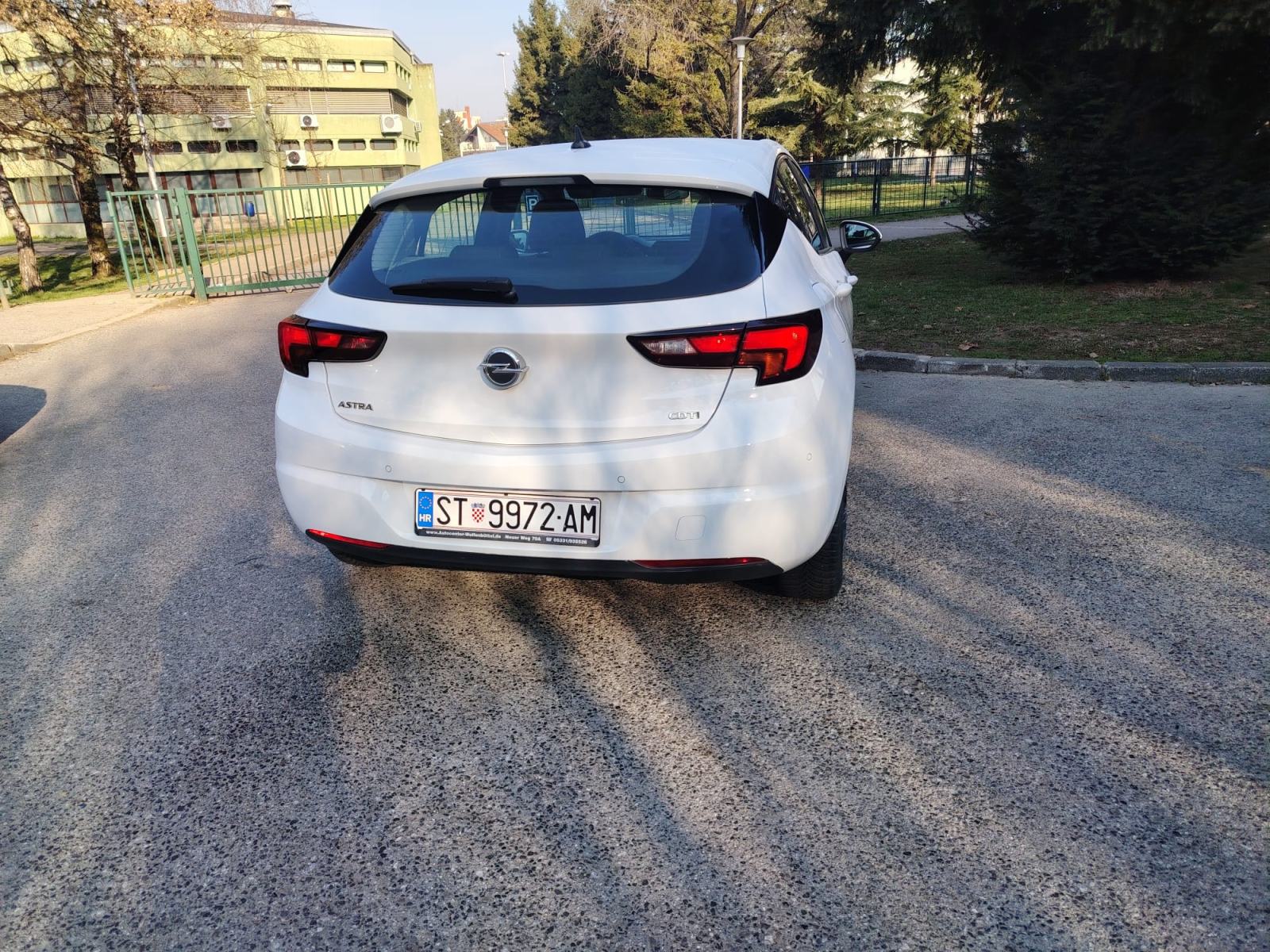 Opel Astra 1.6 CDTI+Promijenjen lanac+Napravljen servis+Bez ulaganja, fotografija 10