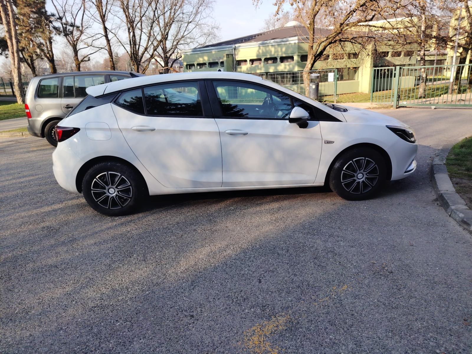Opel Astra 1.6 CDTI+Promijenjen lanac+Napravljen servis+Bez ulaganja, fotografija 7