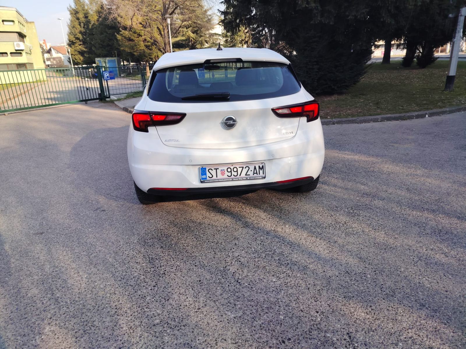Opel Astra 1.6 CDTI+Promijenjen lanac+Napravljen servis+Bez ulaganja, fotografija 11