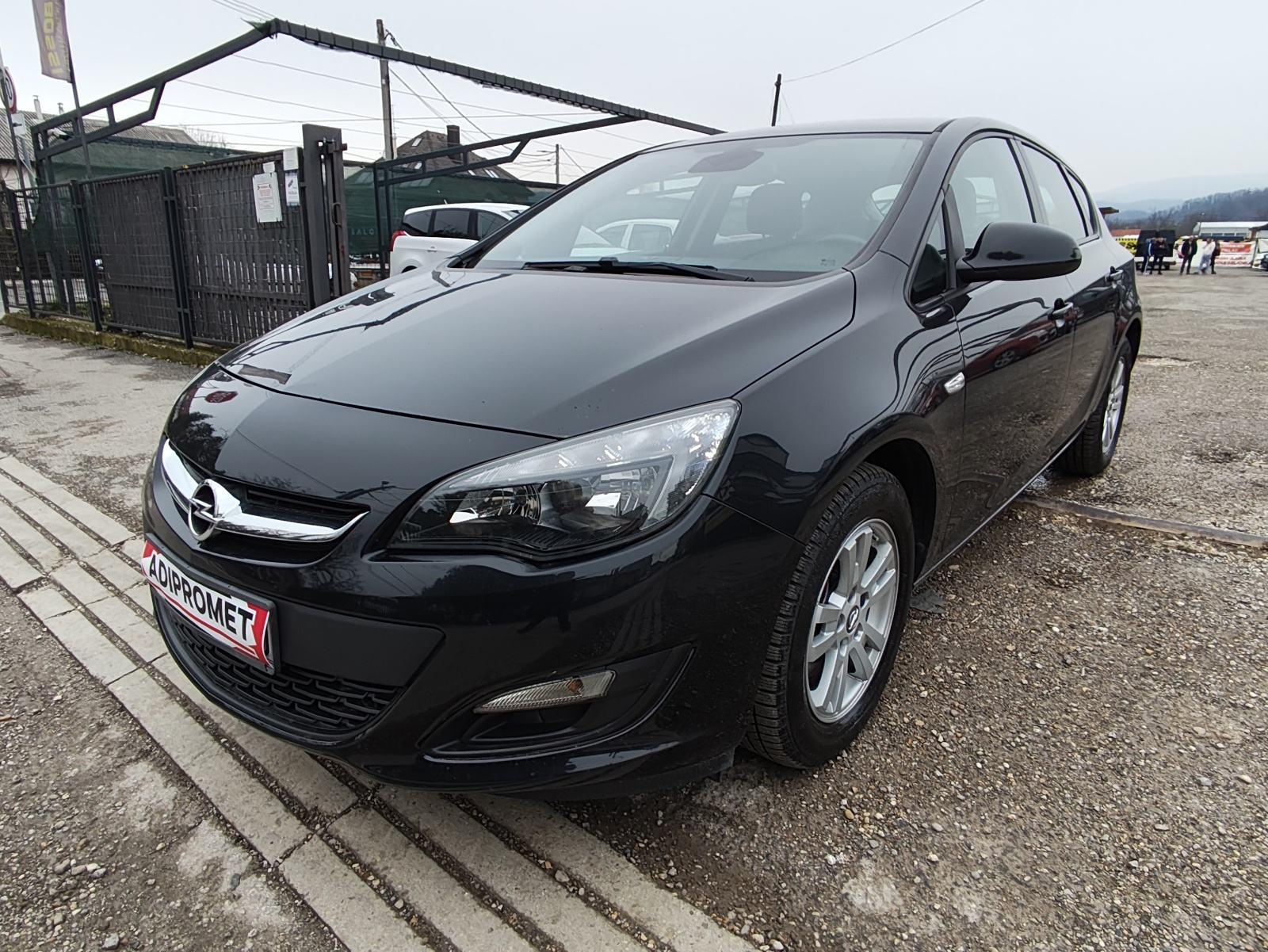 Opel Astra 1.6 CDTI // REG 1 GOD // TOP STANJE // ALU // KLIMA //, fotografija 4