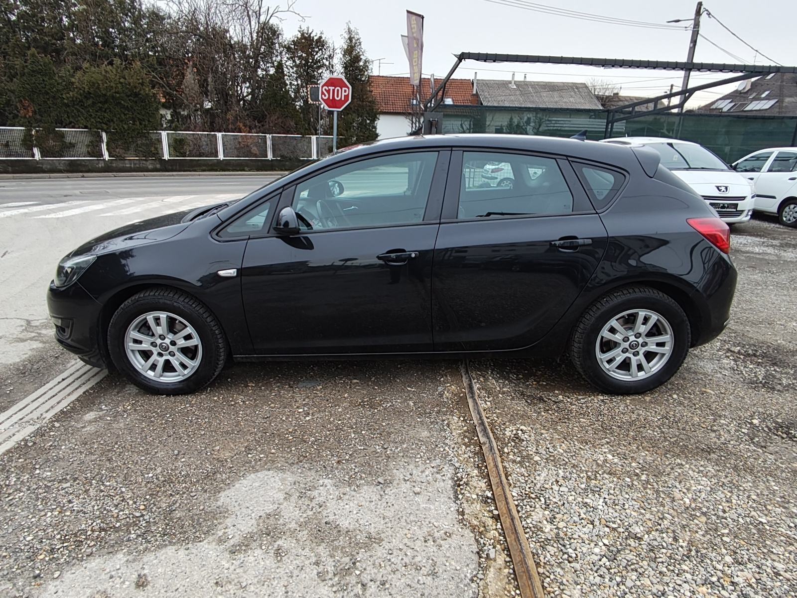 Opel Astra 1.6 CDTI // REG 1 GOD // TOP STANJE // ALU // KLIMA //, fotografija 6