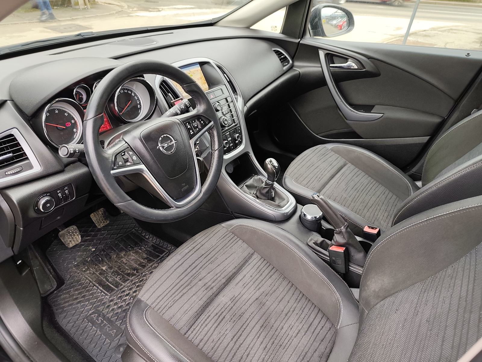 Opel Astra 1.6 CDTI // REG 1 GOD // TOP STANJE // ALU // KLIMA //, fotografija 11