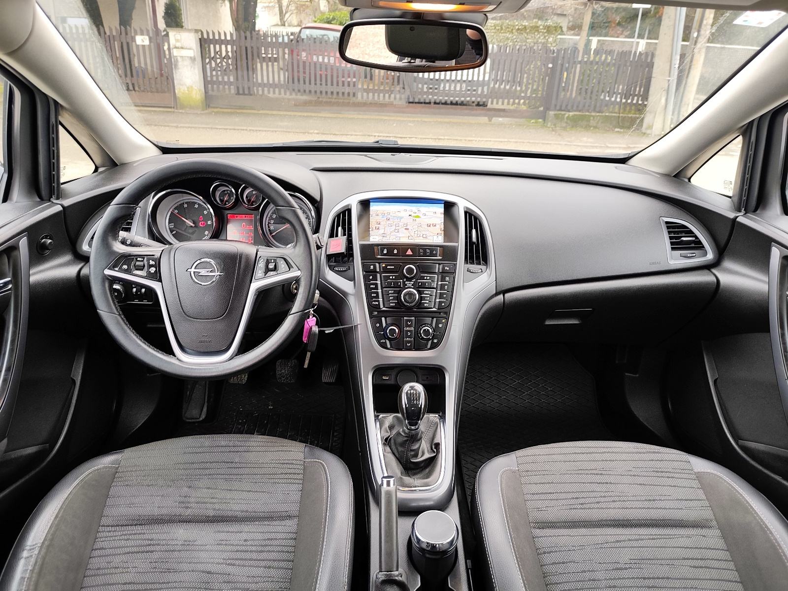 Opel Astra 1.6 CDTI // REG 1 GOD // TOP STANJE // ALU // KLIMA //, fotografija 14