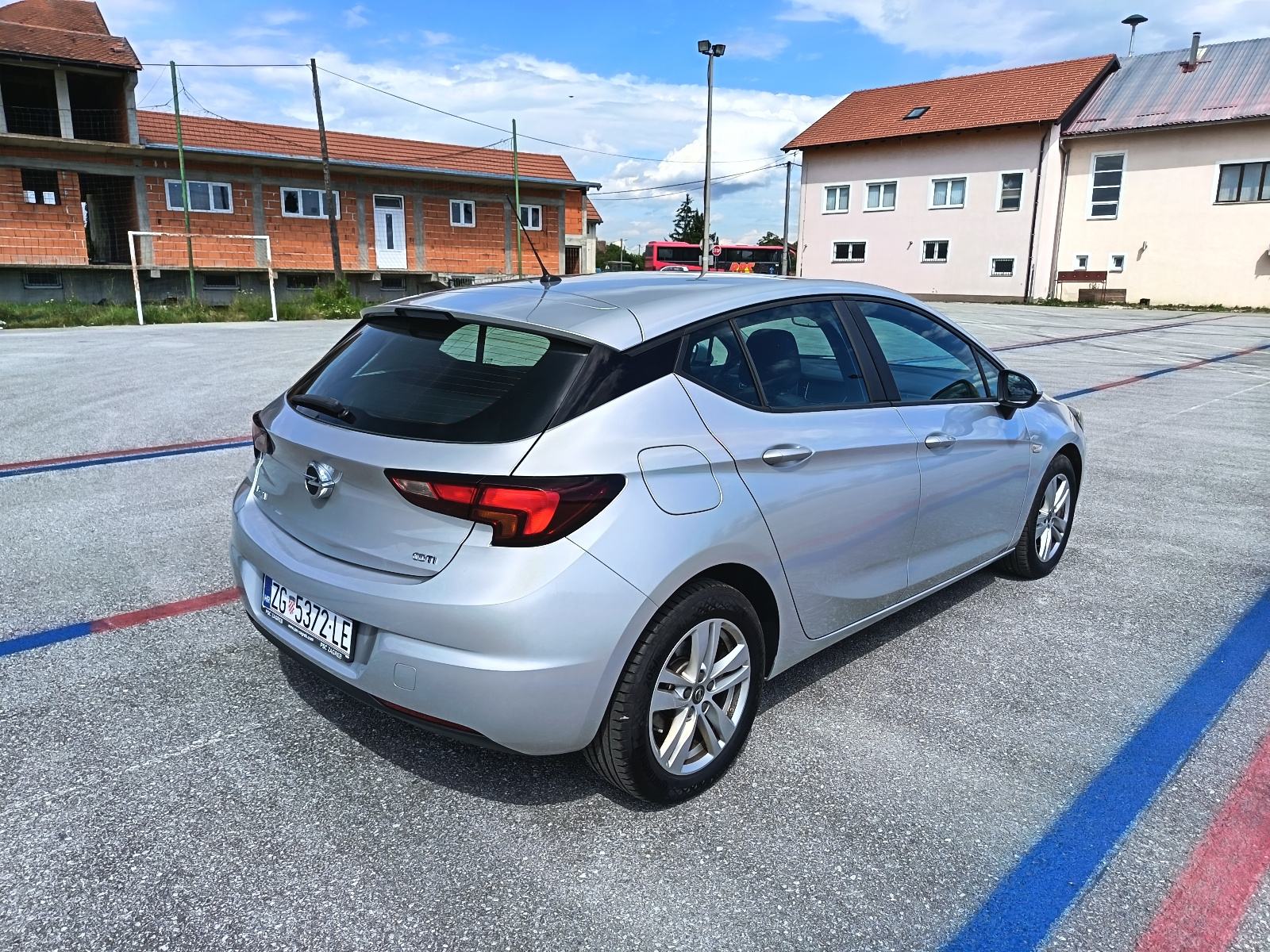 Opel Astra 1.6 Cdti reg 3/2027 servisna knjižica psc nije uvoz, fotografija 3