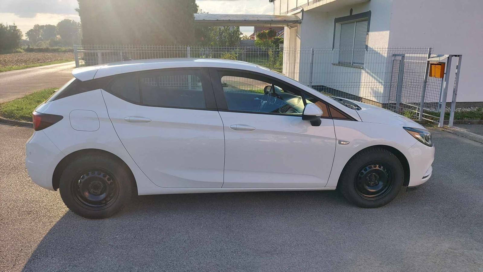 Opel Astra 1.6 CDTI, Veliki servis odrađen, fotografija 8