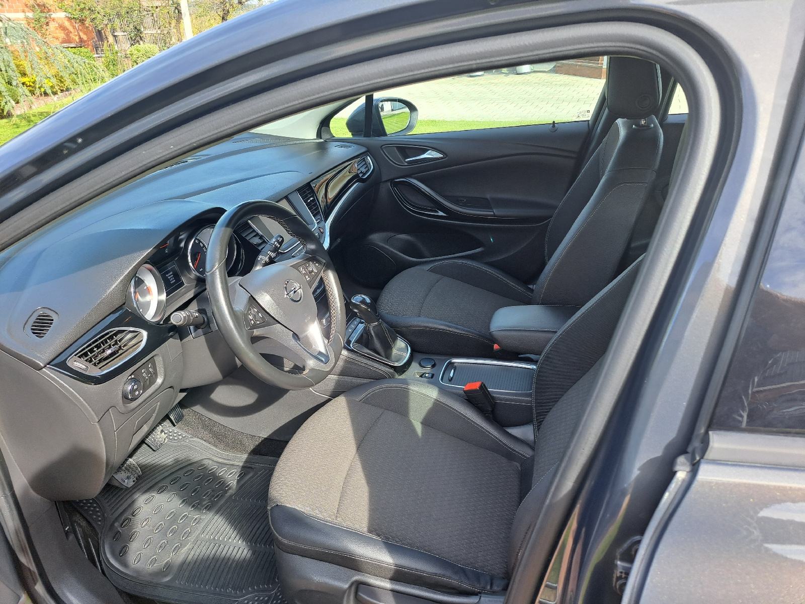 Opel Astra 1.6 CDTI, fotografija 9