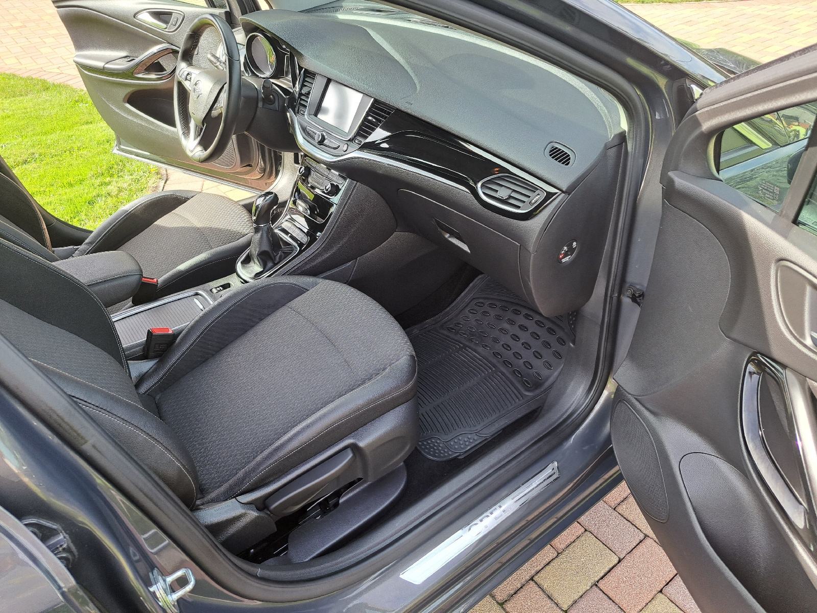 Opel Astra 1.6 CDTI, fotografija 14