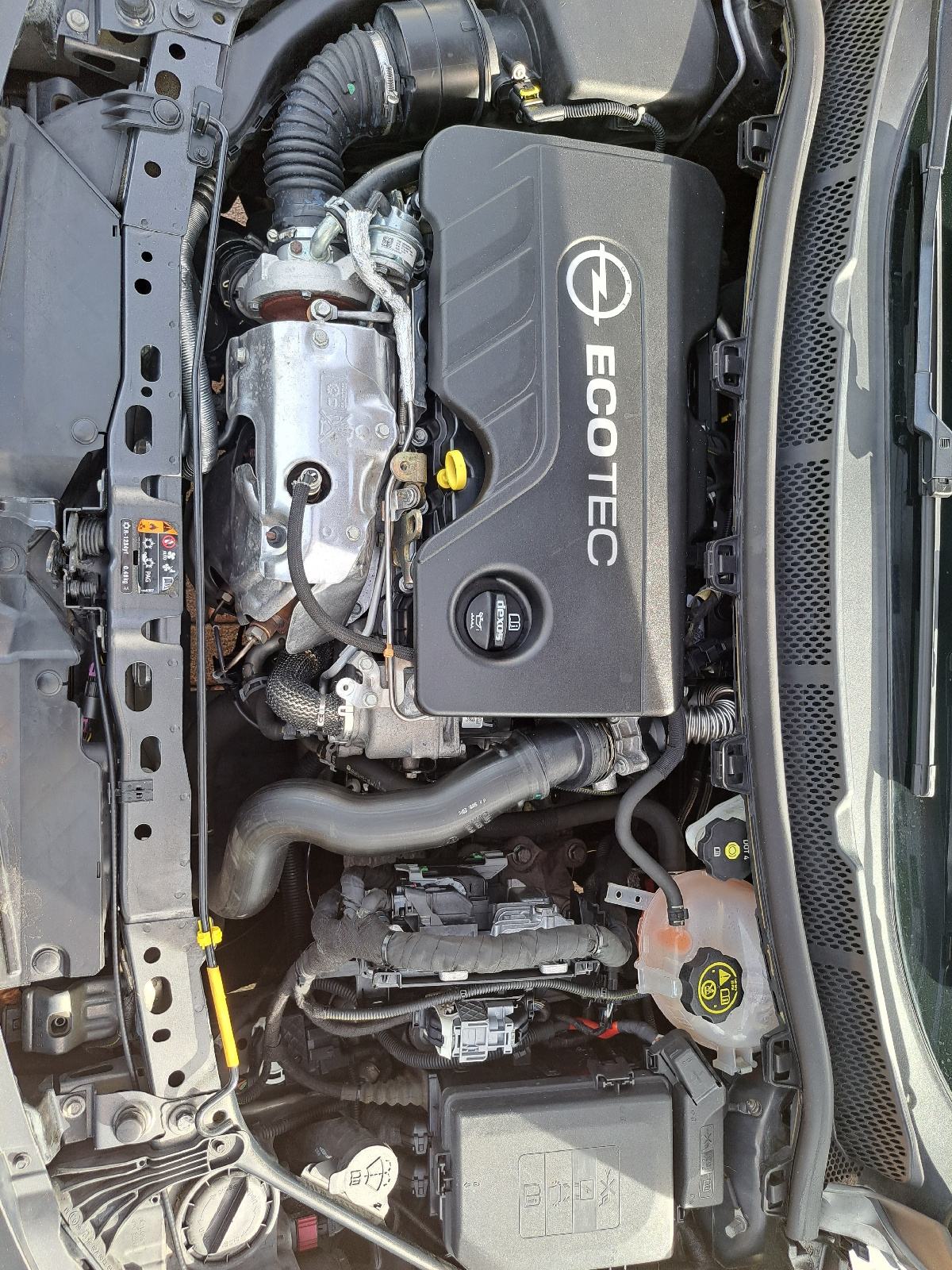 Opel Astra 1.6 CDTI, fotografija 13