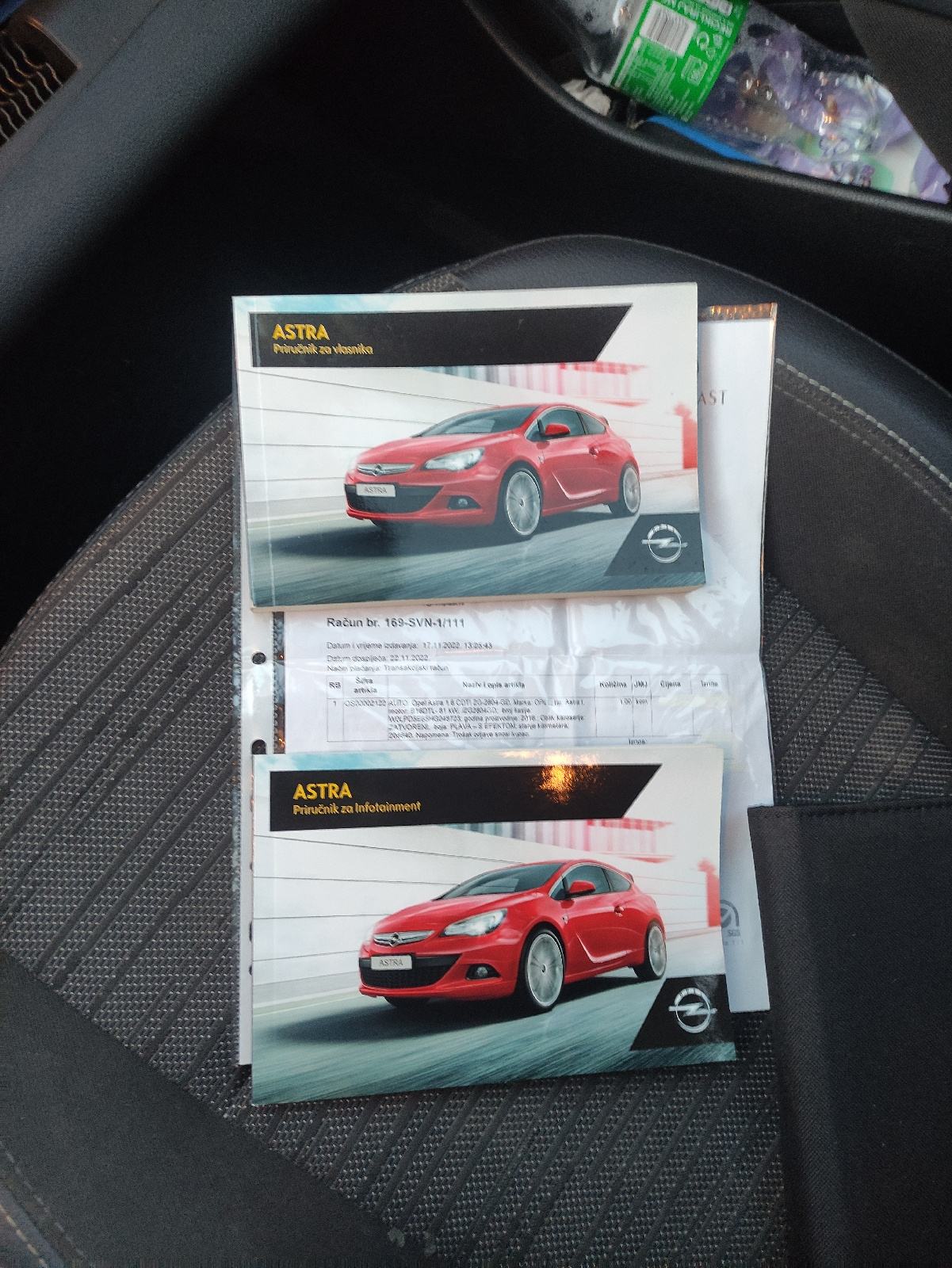 Opel Astra 1.6 CDTI HR RAČUN SERVISNA DRUGI VLASNIK, fotografija 12