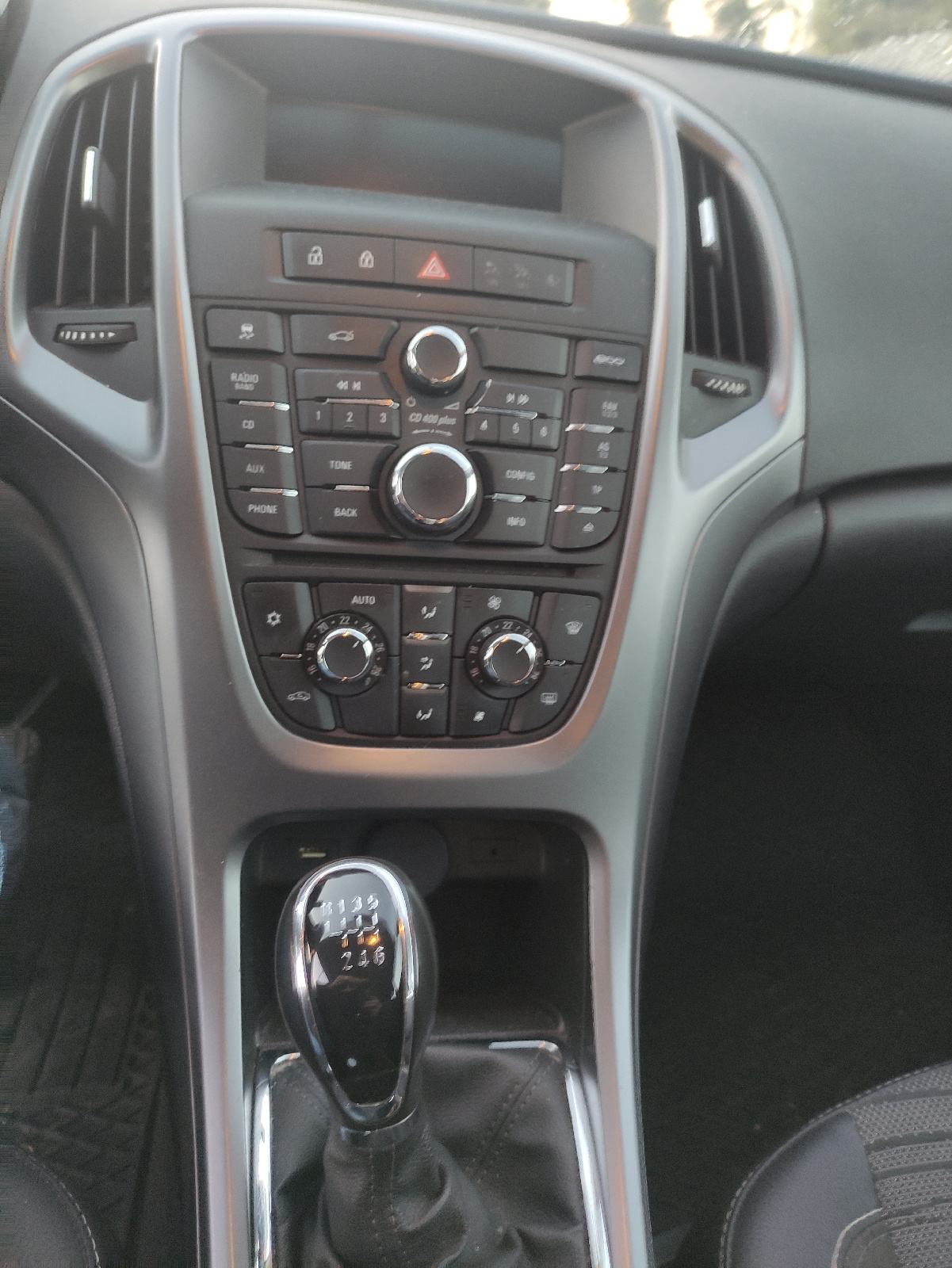 Opel Astra 1.6 CDTI HR RAČUN SERVISNA DRUGI VLASNIK, fotografija 14