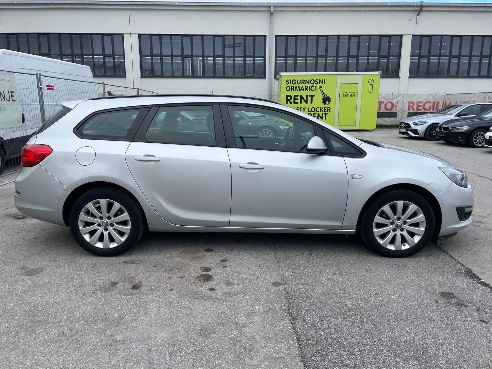 Opel Astra 1.6 CDTI, fotografija 5