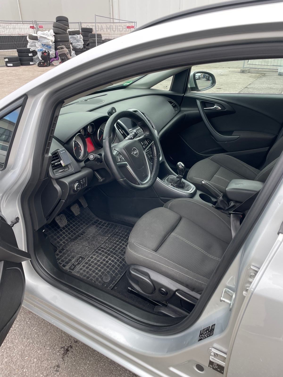 Opel Astra 1.6 CDTI, fotografija 10
