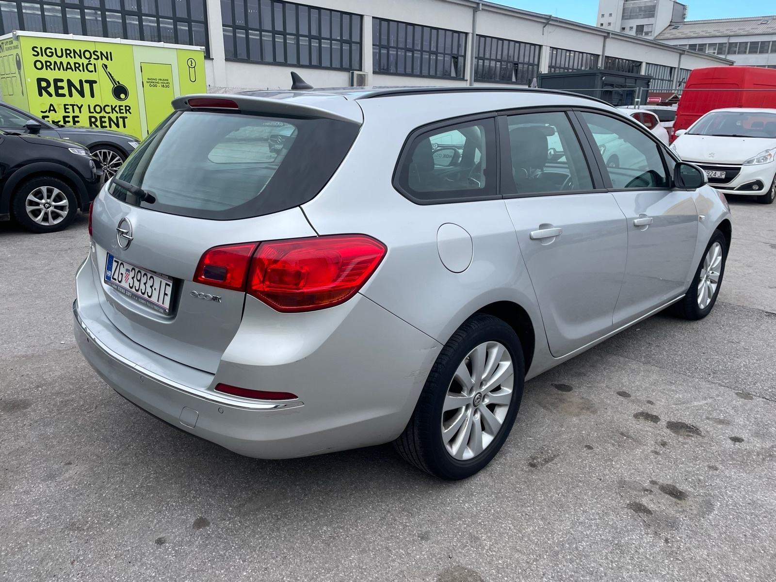 Opel Astra 1.6 CDTI, fotografija 6