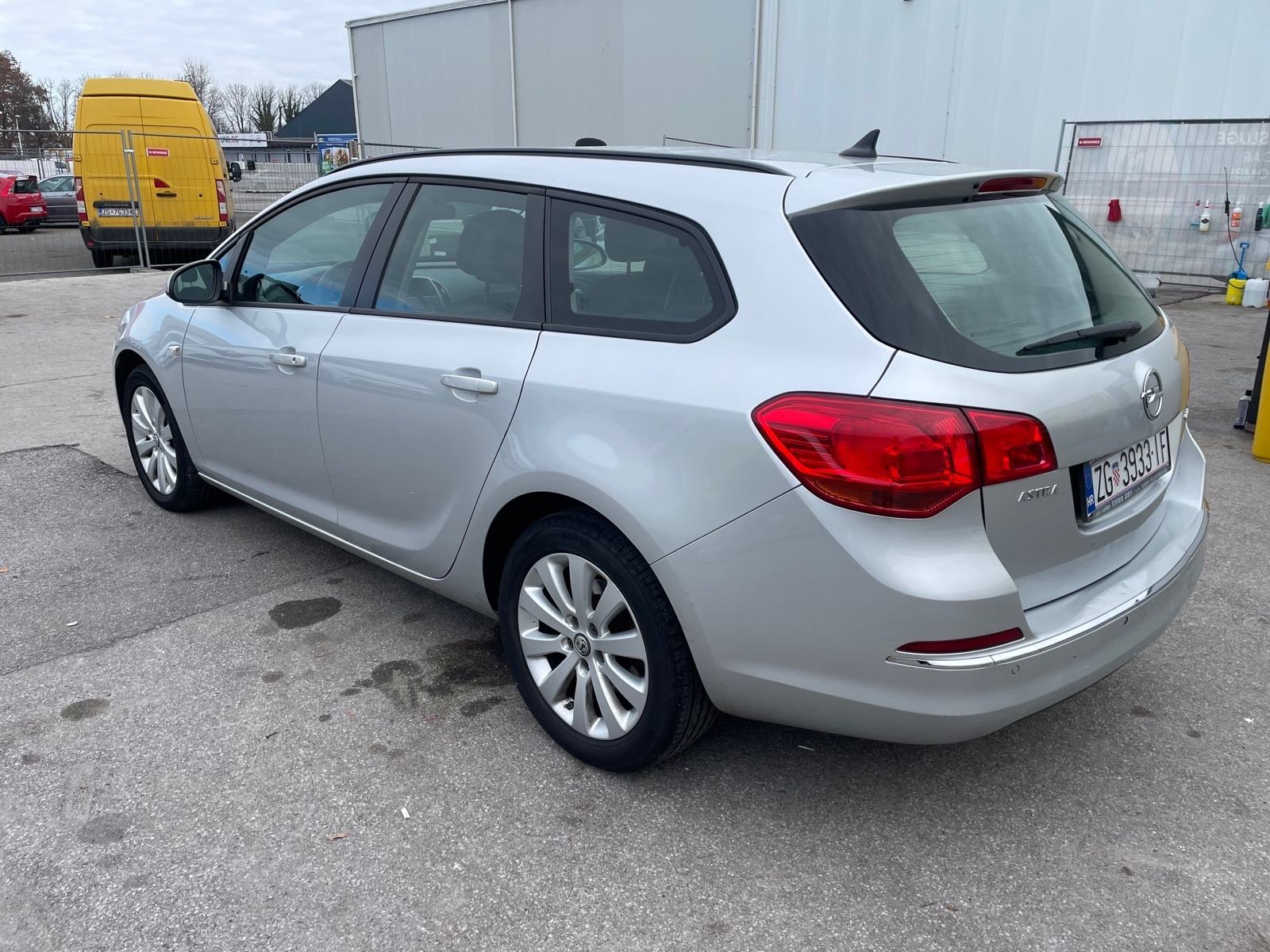 Opel Astra 1.6 CDTI, fotografija 8