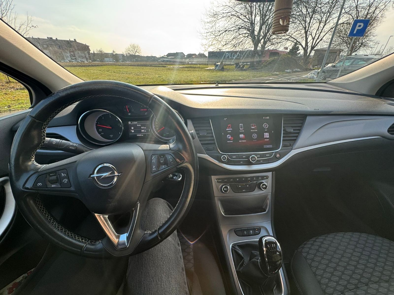 Opel Astra 1.6 CDTI, fotografija 5