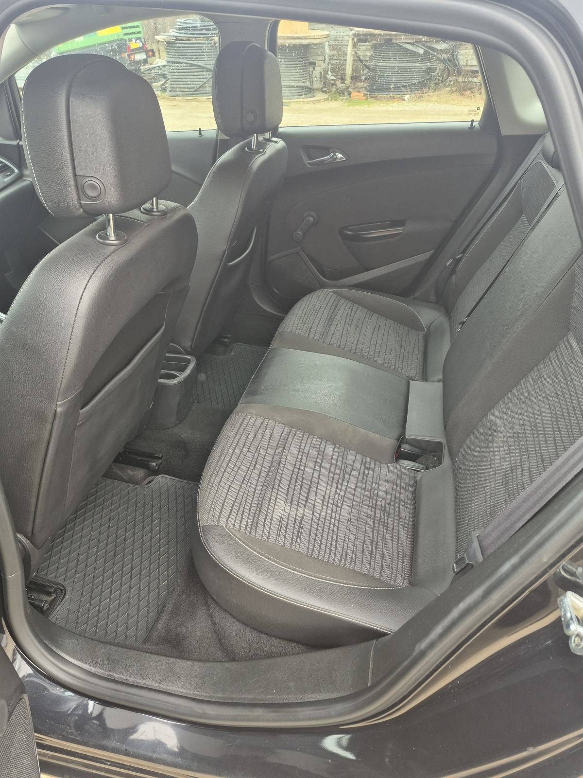 Opel Astra J 1,6 CDTI, fotografija 13