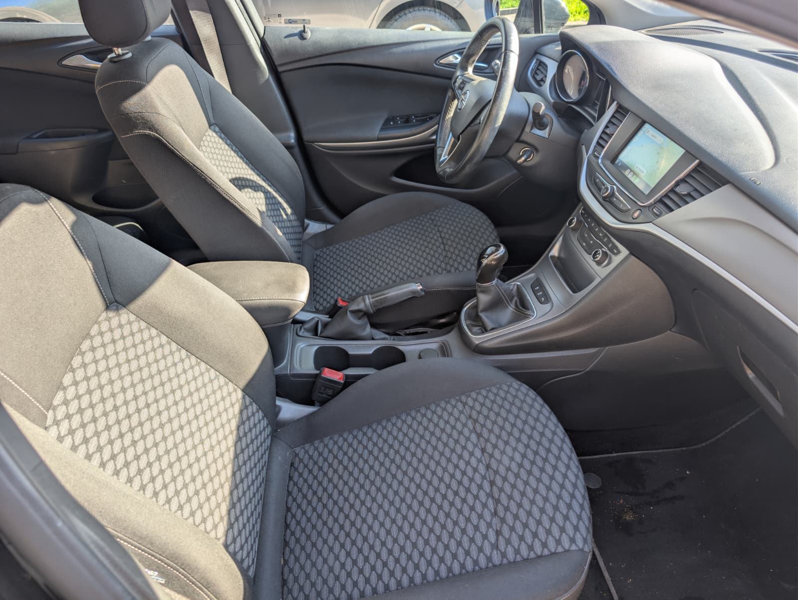 Opel Astra 1.6 CDTI, fotografija 16