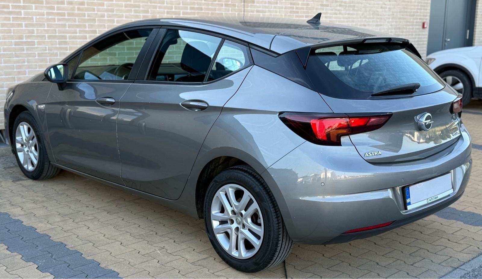 Opel Astra 1,6 CDTI•EURO 6•NAVIGACIJA•LED•ODLIČAN•GARANCIJA•REG.GODINU, fotografija 10
