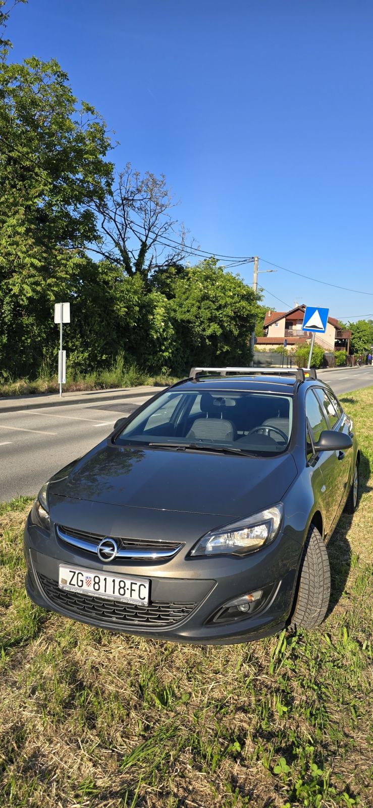 Opel Astra SportsTourer 1,6 CDTI Enjoy, prvi vlasnik, reg.01/27, 5900€, fotografija 3