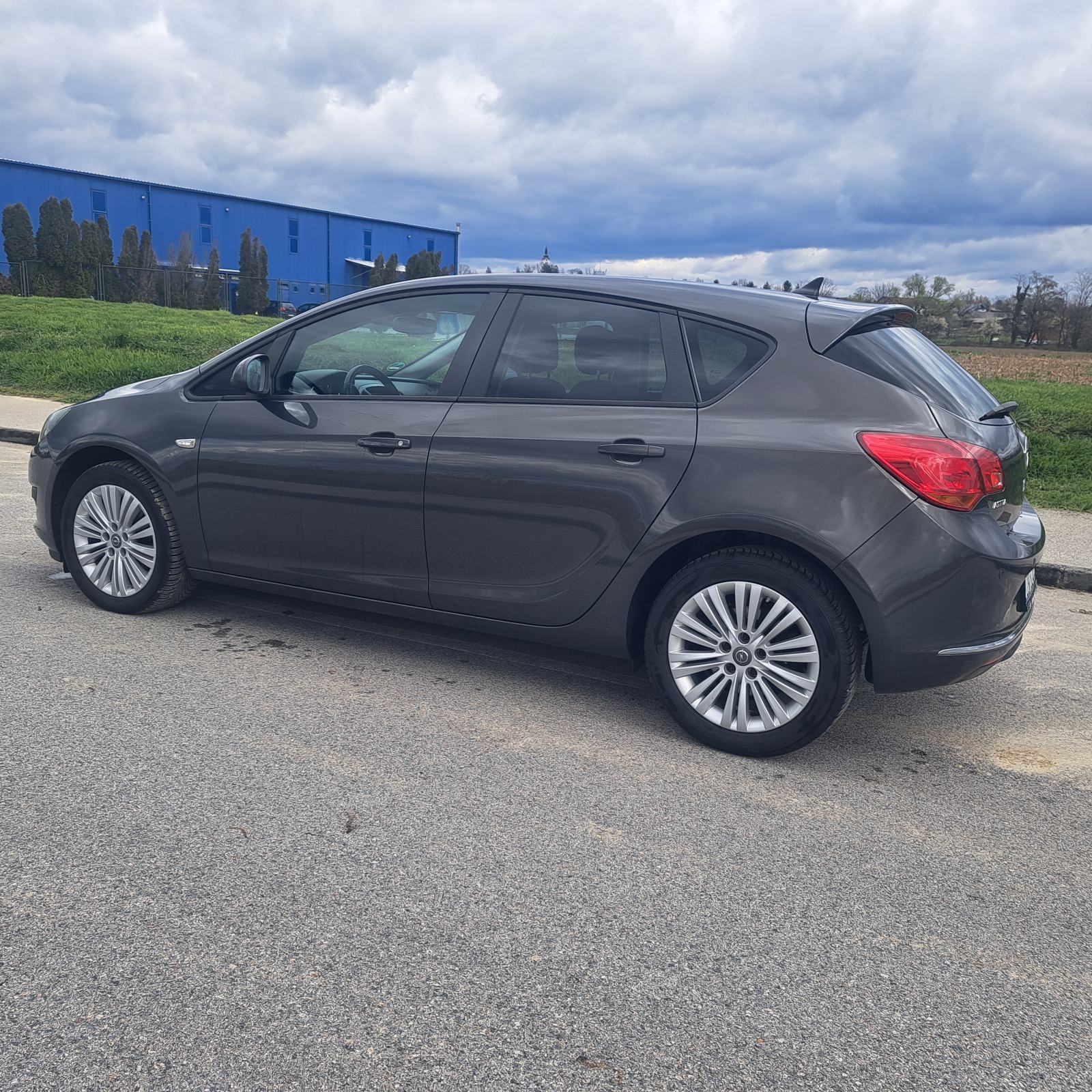 Opel Astra 1.6 CDTI, fotografija 2