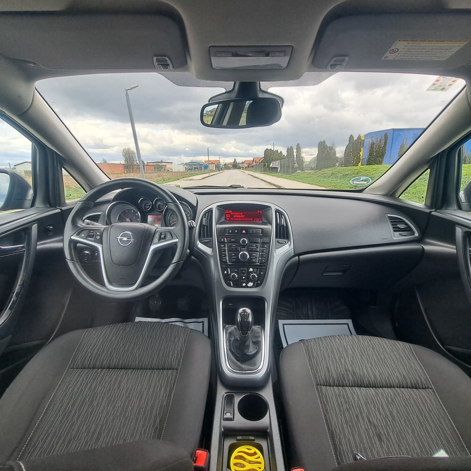 Opel Astra 1.6 CDTI, fotografija 3