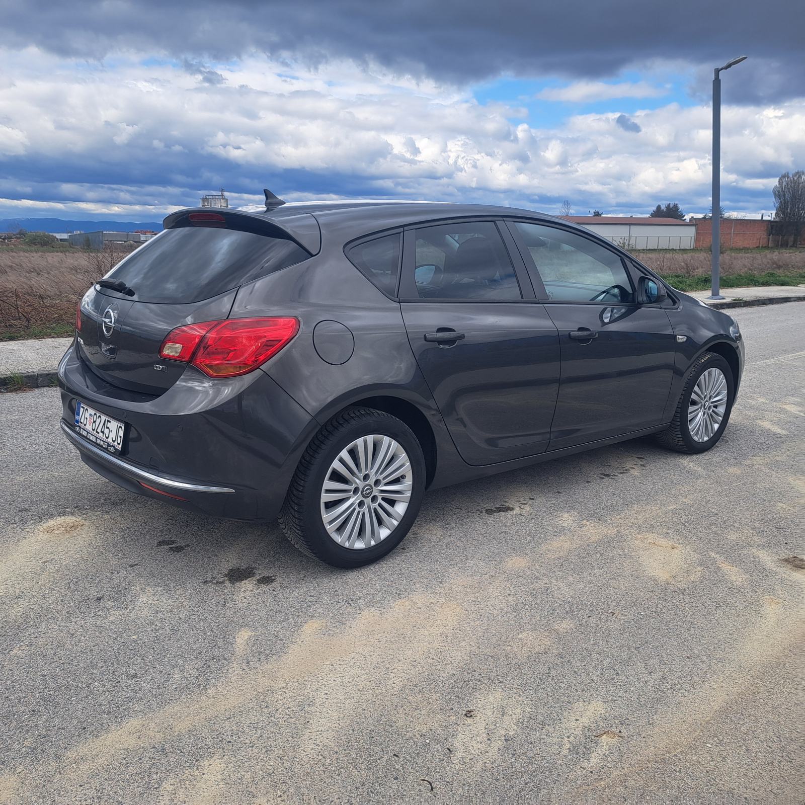 Opel Astra 1.6 CDTI, fotografija 5