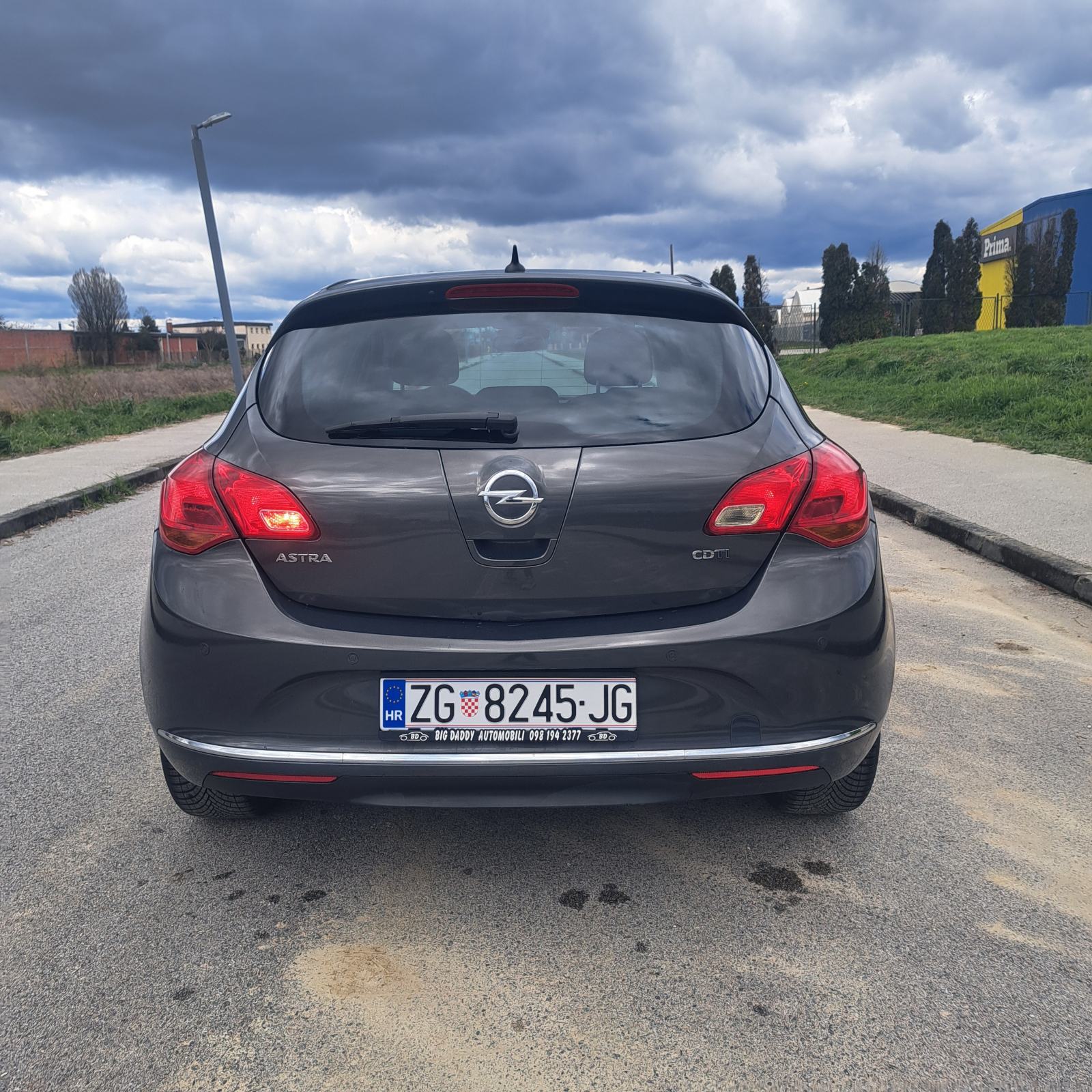 Opel Astra 1.6 CDTI, fotografija 7